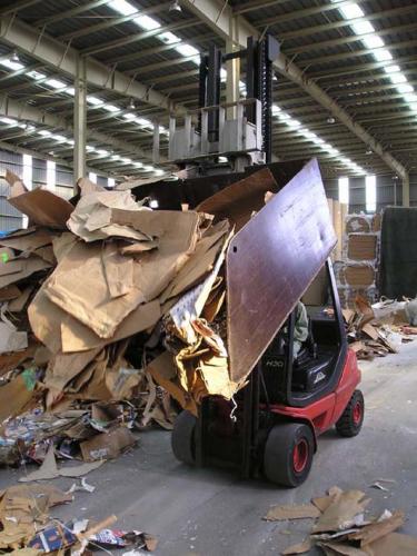 Gångjärnsgaffel med hink